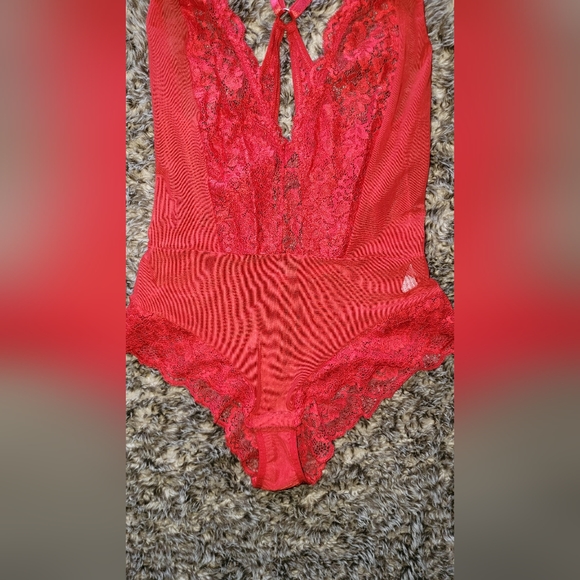 LINGERIE - Picture 6 of 15